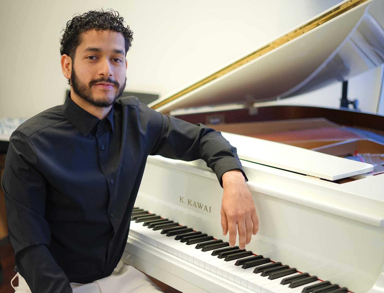 Erik Yera - Piano Teacher