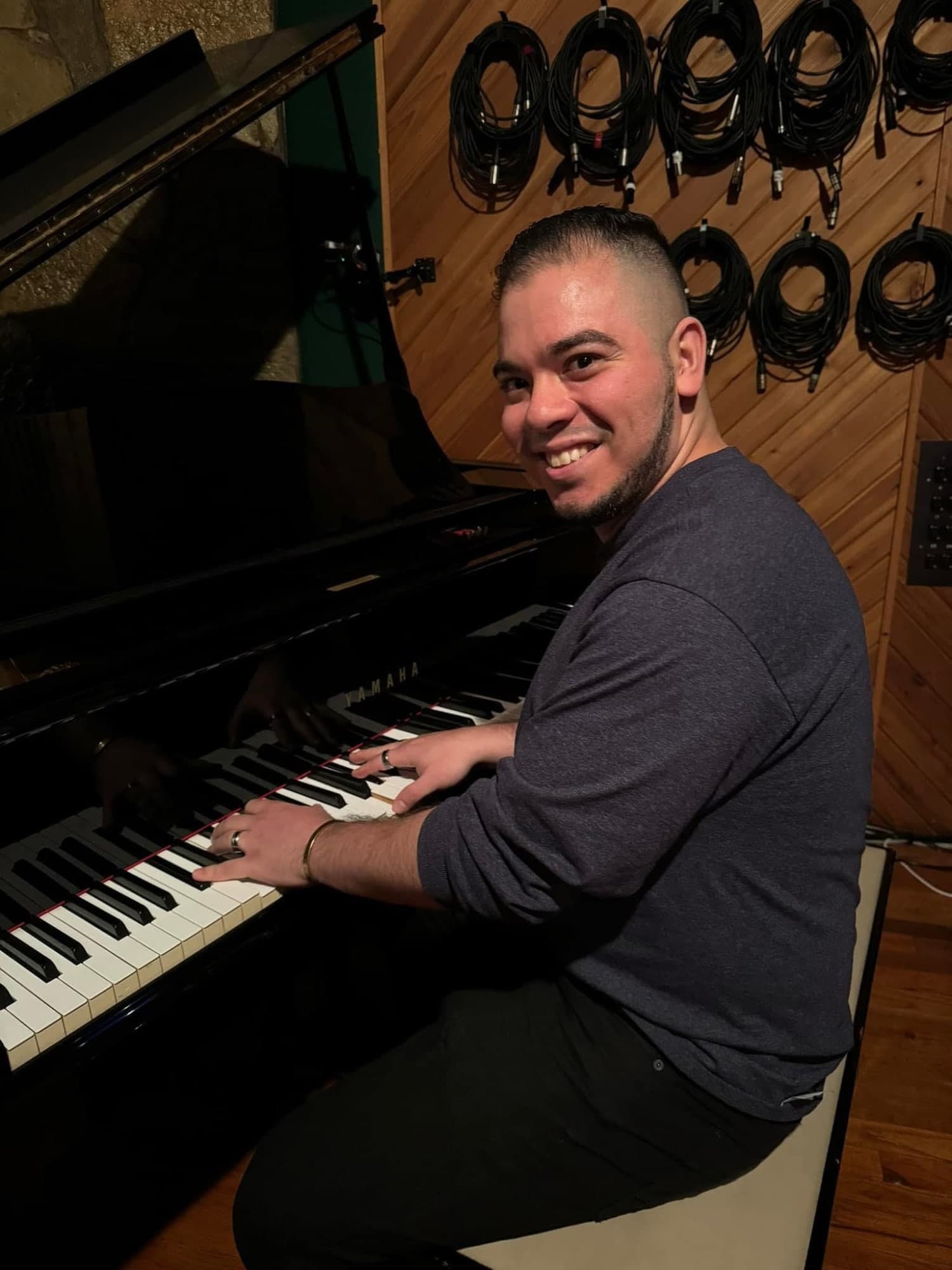 Carlos Cabrera - Piano Teacher