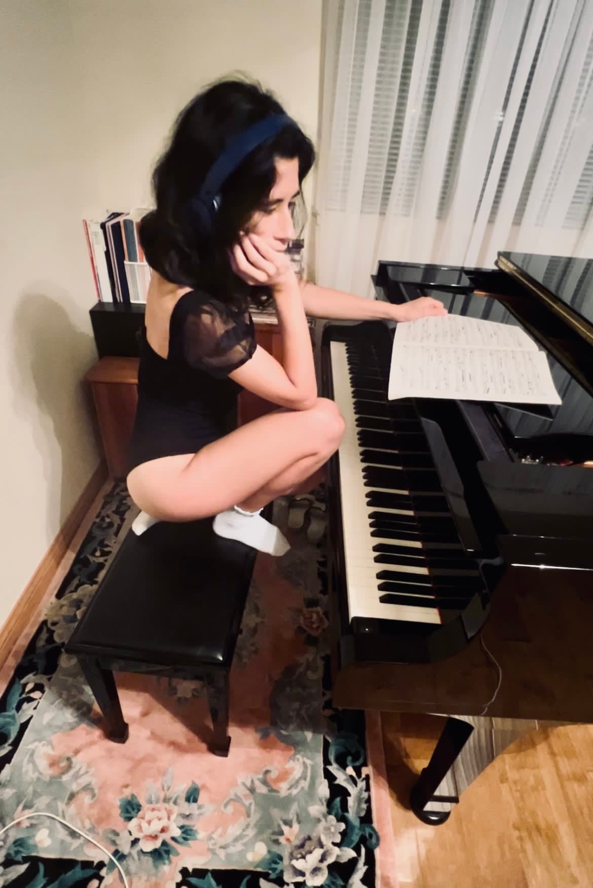 Daphne Honma - Piano Teacher